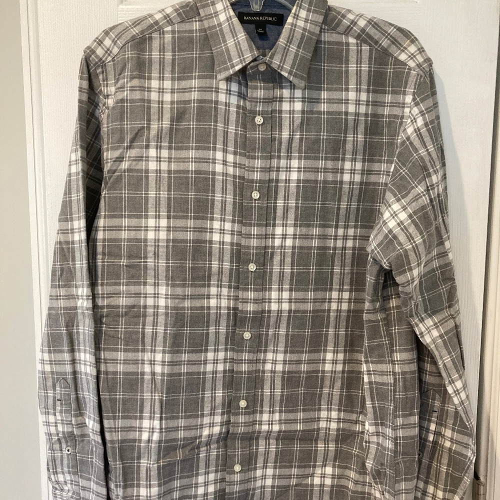 Banana Republic Men’s Gray and White Flannel Plaid Shirt Sz Medium